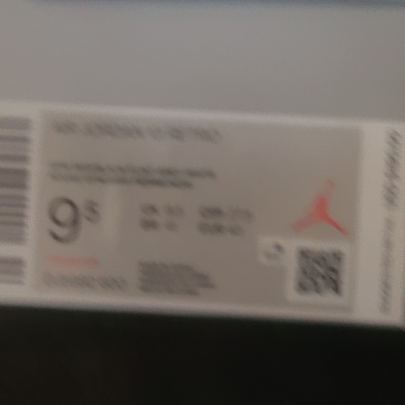 Athletic_Shoes